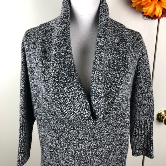 EXPRESS DEEP COWL NECK MERINO WOOL BLEND 3/4 SLEEVE SWEATER SZ MED GRY/WHT - Picture 2 of 8